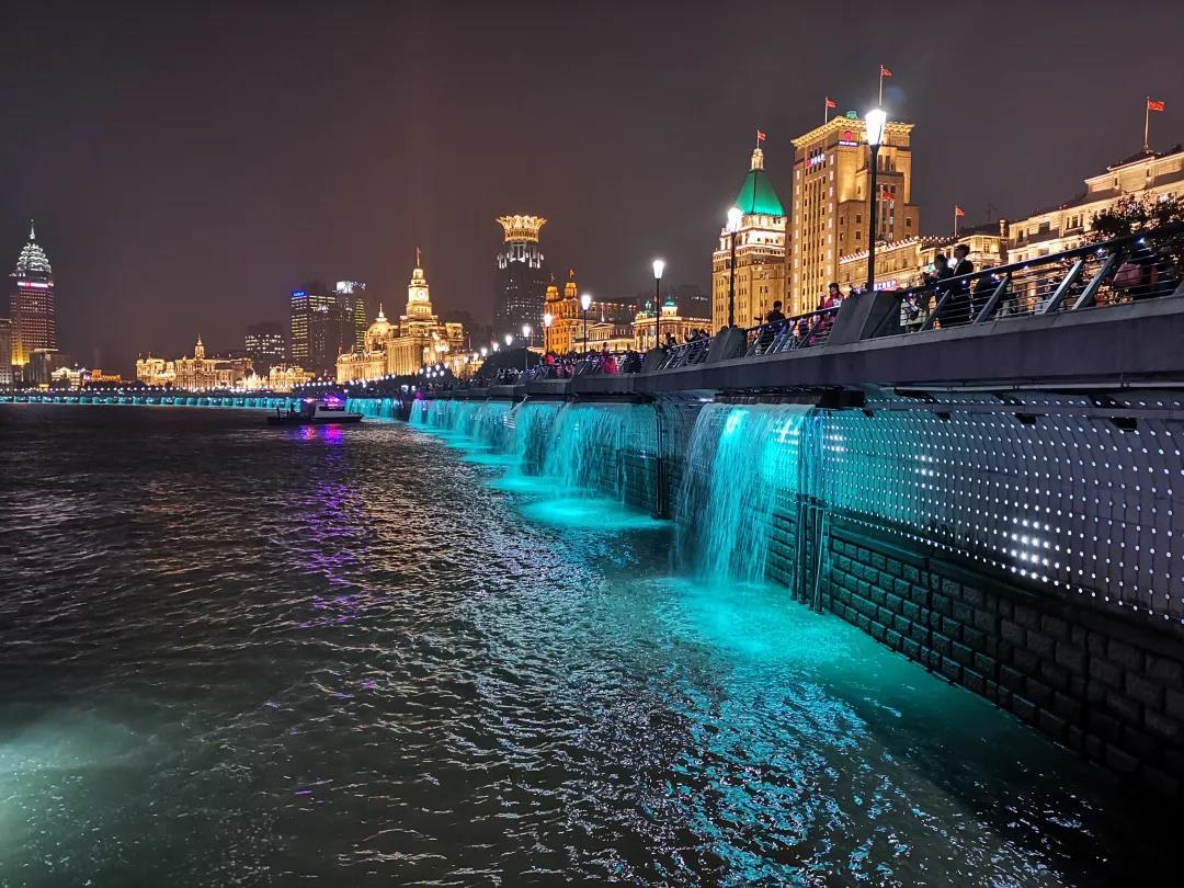 “上?！げ灰沟木省?，看進博會如何打造黃浦江水中的高防水性照明！