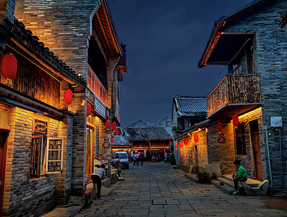 點亮千年古鎮(zhèn)中渡，文旅夜游又添一彩！